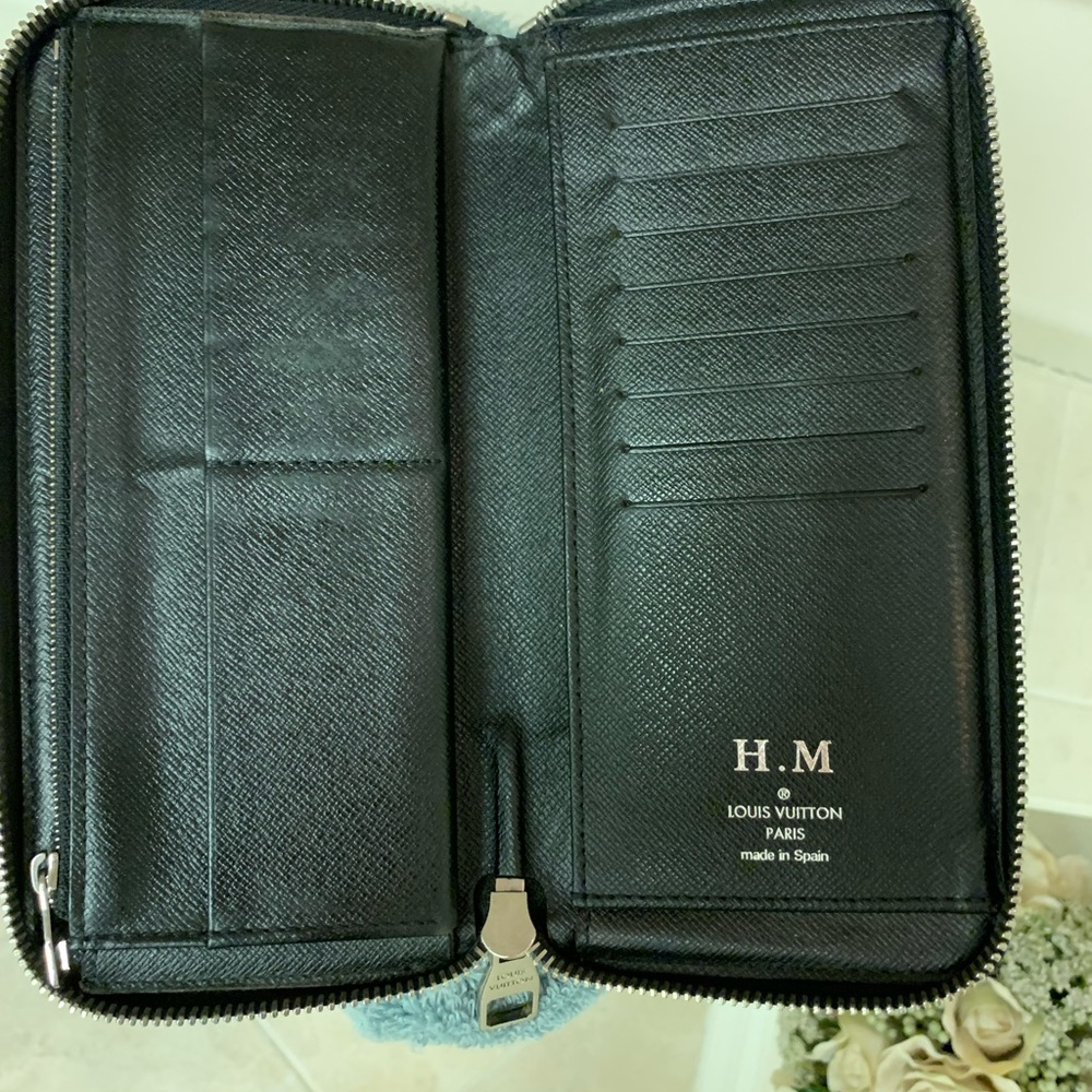 - SOLD - Authentic Louis Vuitton Graphite Vertical Zippy Wallet